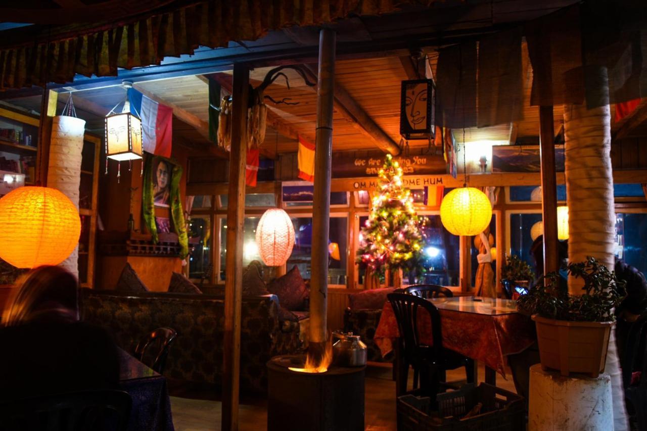 Hotel Kabur Пелинг Екстериор снимка