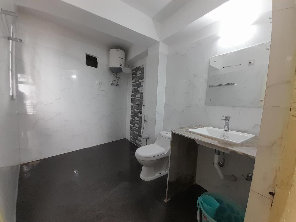 Hotel Kabur Пелинг Екстериор снимка