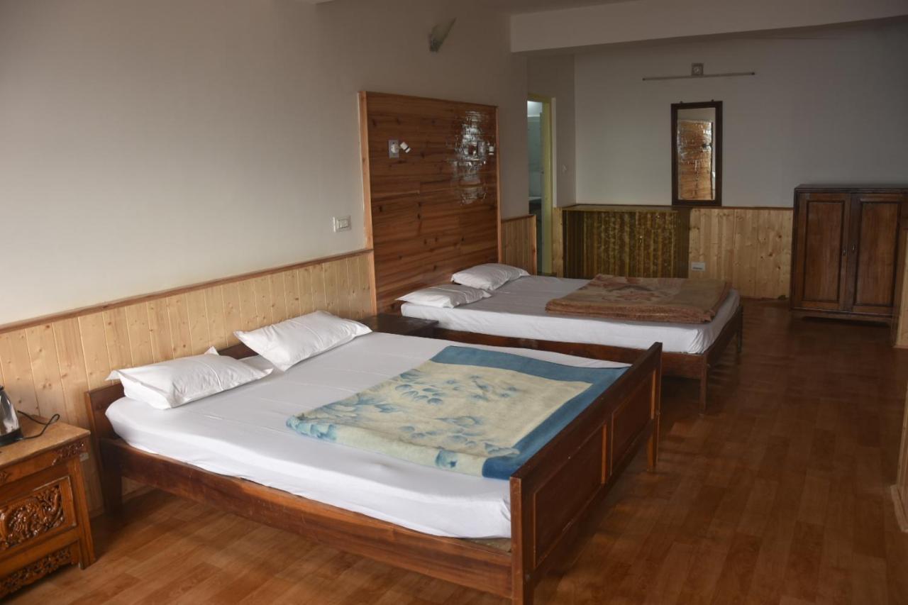 Hotel Kabur Пелинг Екстериор снимка