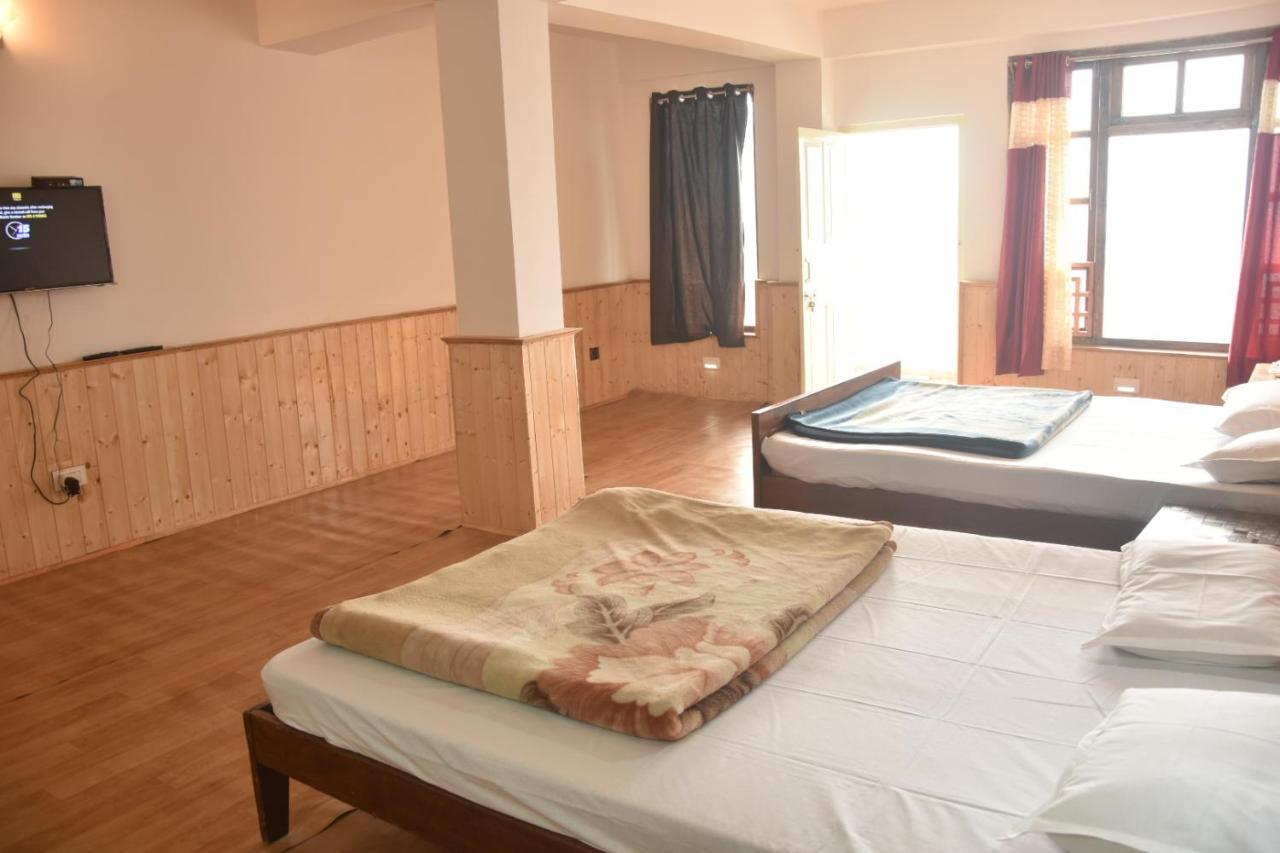 Hotel Kabur Пелинг Екстериор снимка